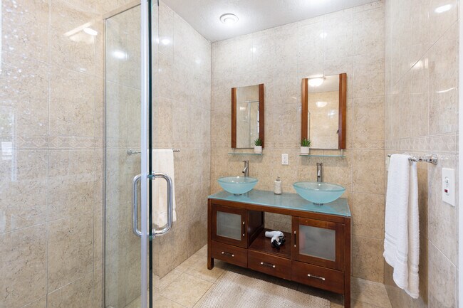 Master bedroom bathroom - 25 NW 95th St