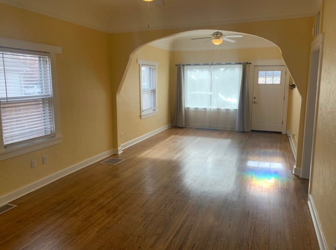 Building Photo - 212 Teller Ave