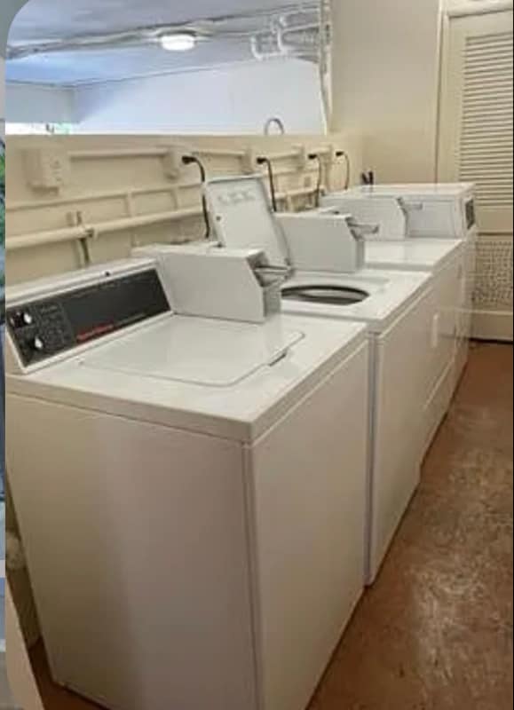 Building Photo - 1014 Salzedo St