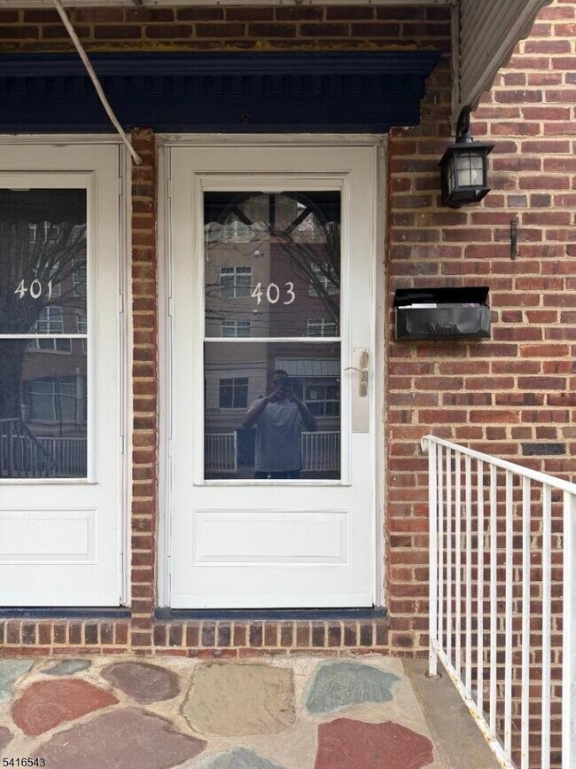 Building Photo - 401 E Front St