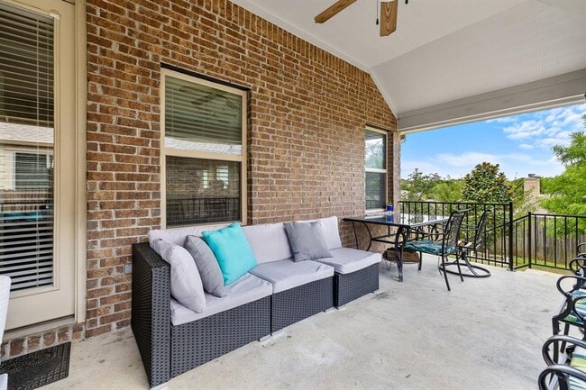 Building Photo - 163 Mount Ellen St