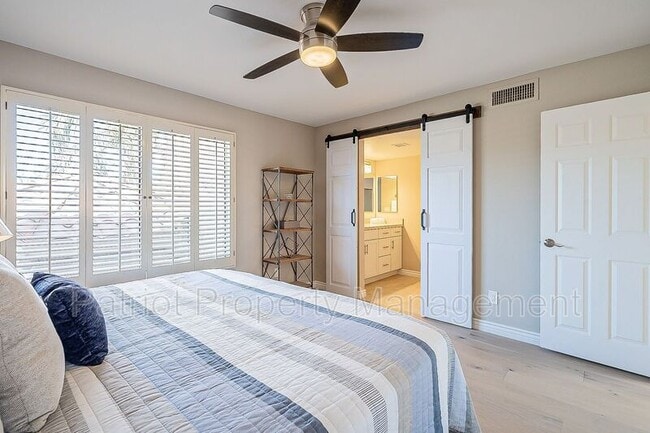 Building Photo - 10527 E Fanfol Ln