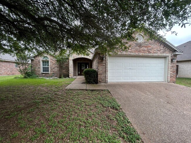 Building Photo - Updated Midway ISD Home