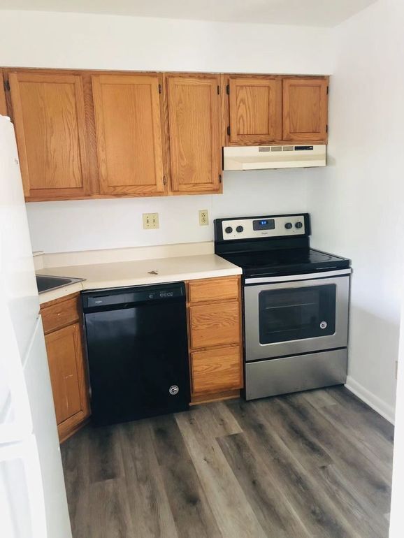 Building Photo - 1635 S Dorchester Dr