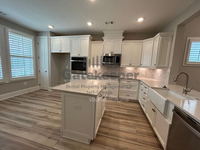 Building Photo - 411 Silverbell Ct