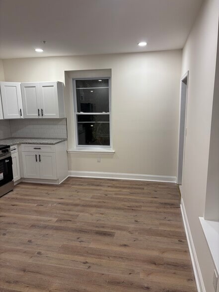 Building Photo - 137 W Washington Ln