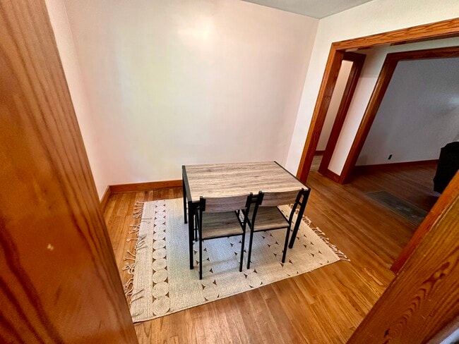 Building Photo - 47 Brentwood Dr