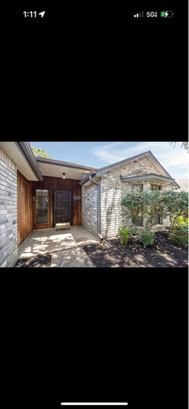 Building Photo - 16330 Leamington Ln