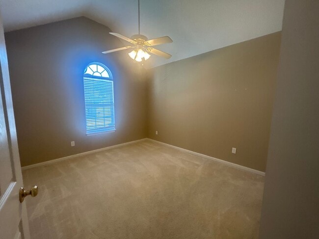 Building Photo - Prime Location * Evans Home * Screened Porch