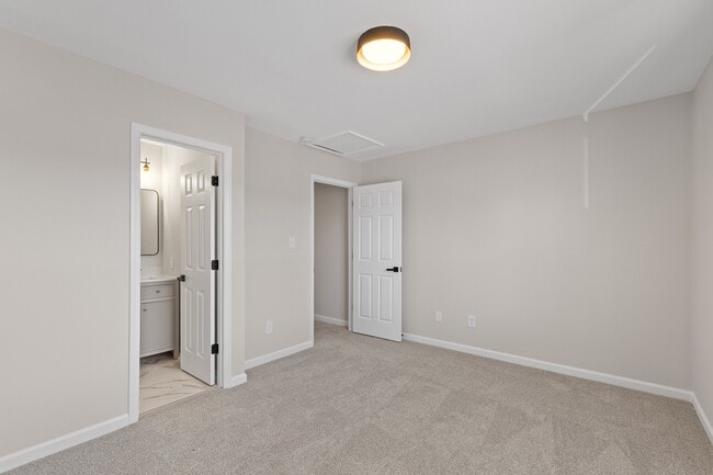 Building Photo - 365 E Williams St