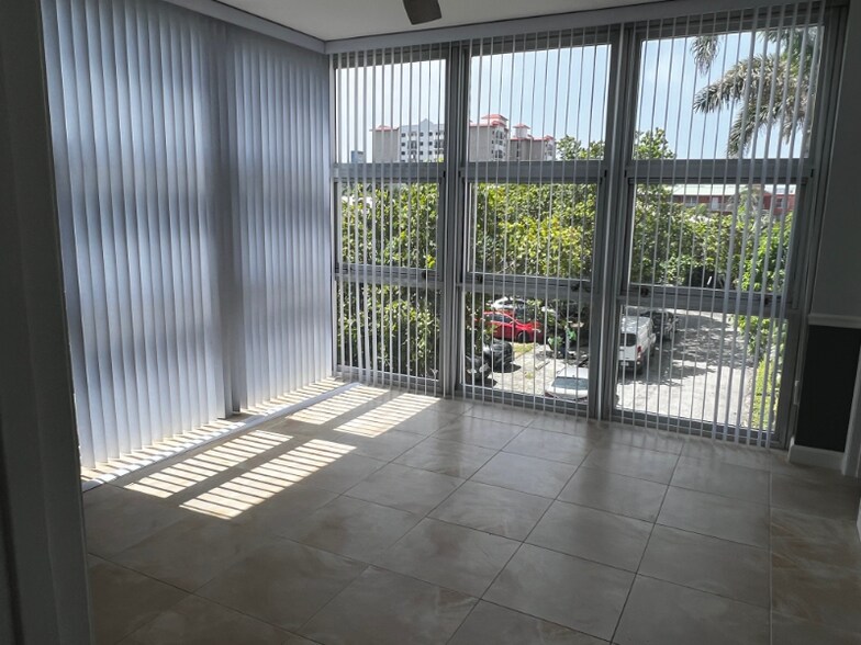 Building Photo - 525 N Ocean Blvd
