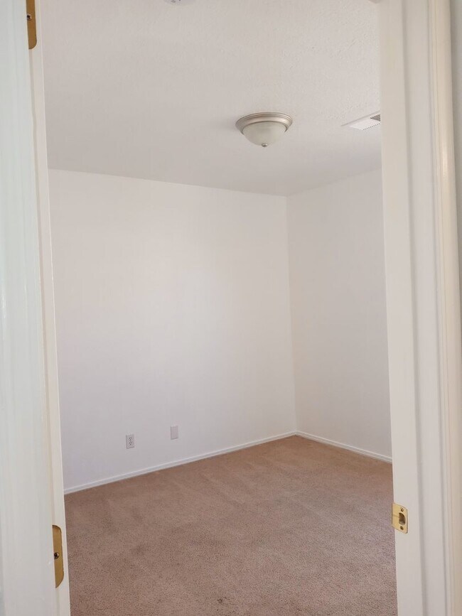 Building Photo - AFFORDABLE!!!