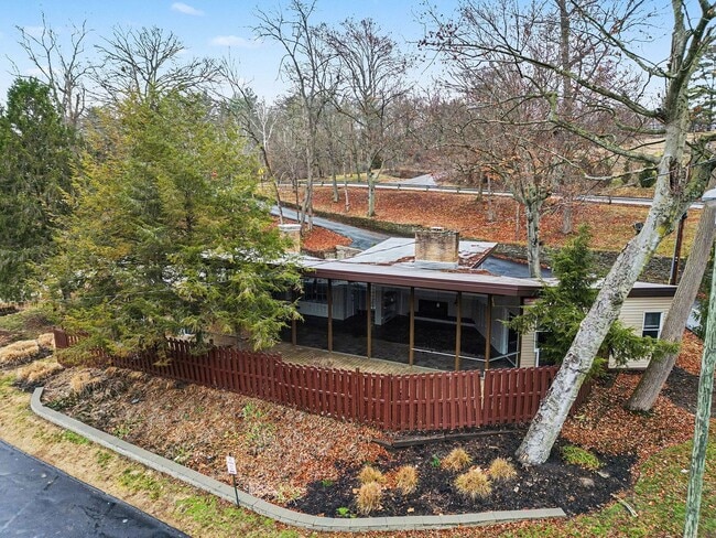 Building Photo - 3501 Section Rd