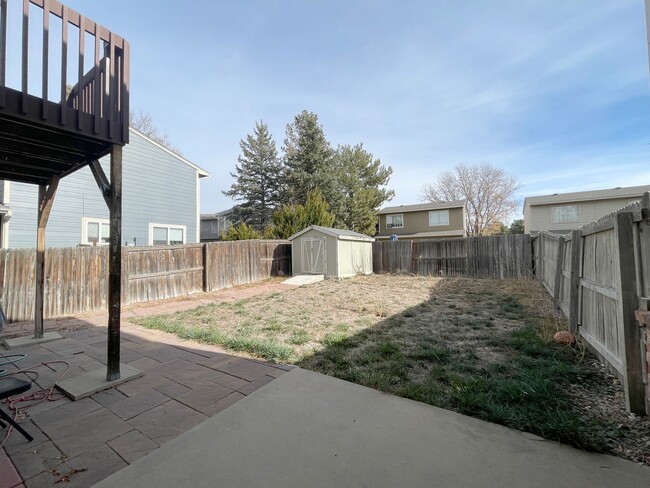 Building Photo - Paired home with two bedrooms and two car ...