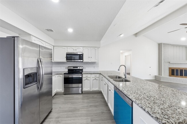 Building Photo - 2303 Keyhole Ln