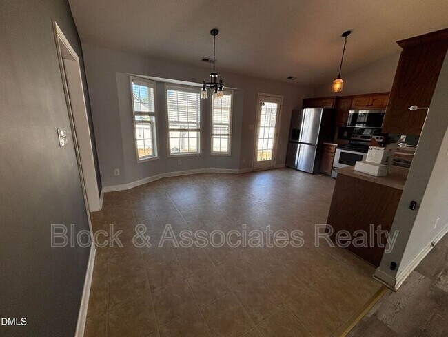 Building Photo - 2228 Stornoway Ct