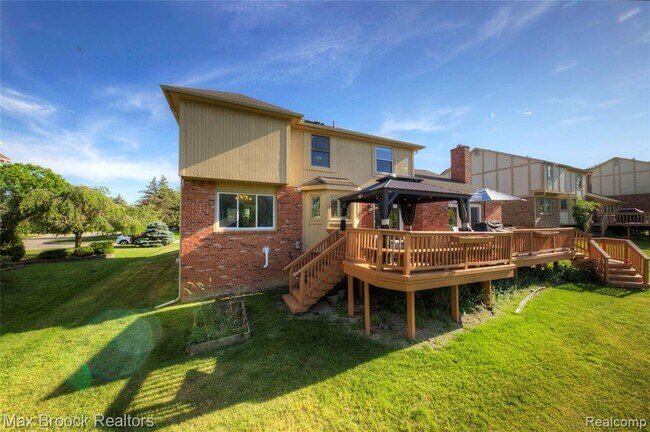 Building Photo - 30118 Kingsway Dr