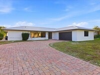 Building Photo - 103 Tropicana Dr