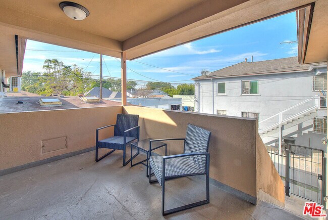 Building Photo - 3701 Coliseum St