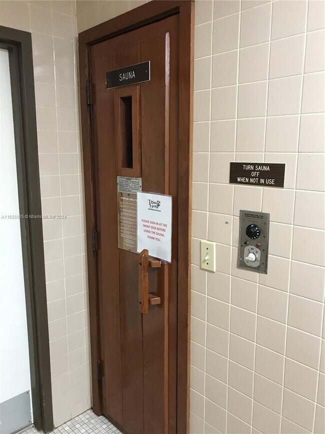 Building Photo - 1865 S Ocean Dr