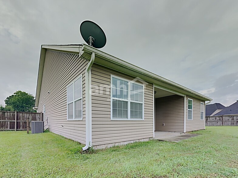 Building Photo - 8042 Regency Elm Dr