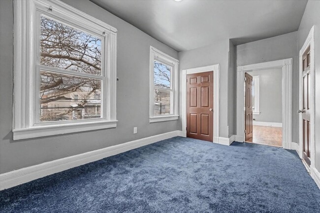 Building Photo - 250 S 5th Ave