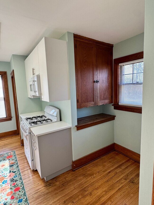 Building Photo - Charming 4-Bedroom Home in Private Setting