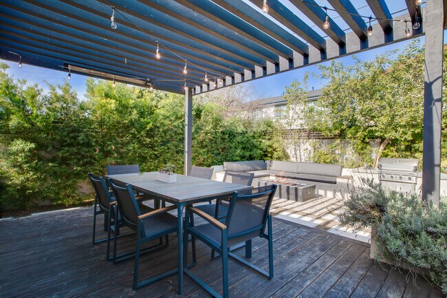 Building Photo - 12945 Welby Way