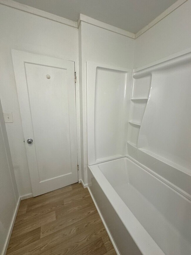 Building Photo - 2800 Watson St