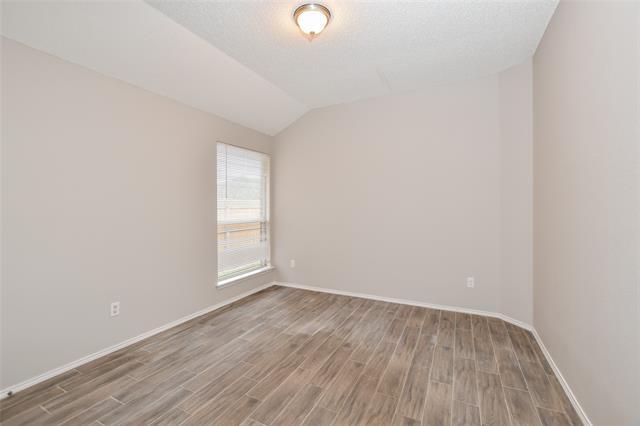 Building Photo - 2406 Garden Creek Dr