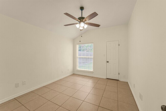 Building Photo - 18147 Dinner Creek Dr