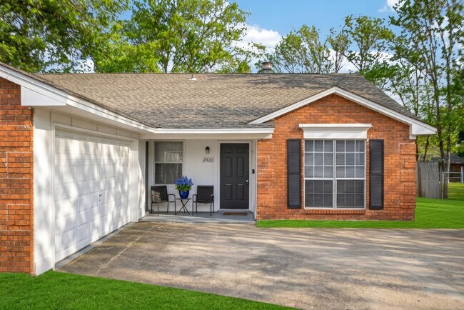 Building Photo - 2420 Haddington Rd