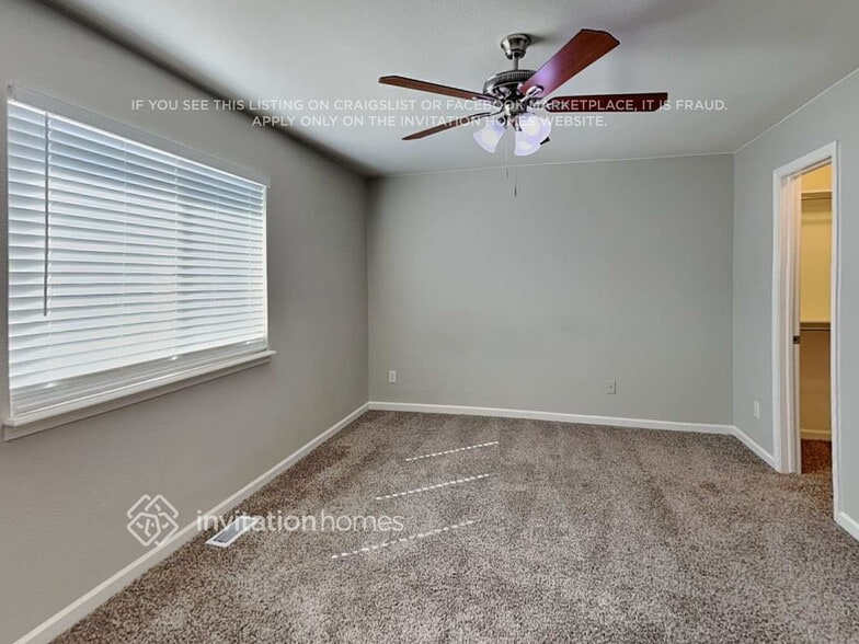 Building Photo - 8327 Firethorn Dr