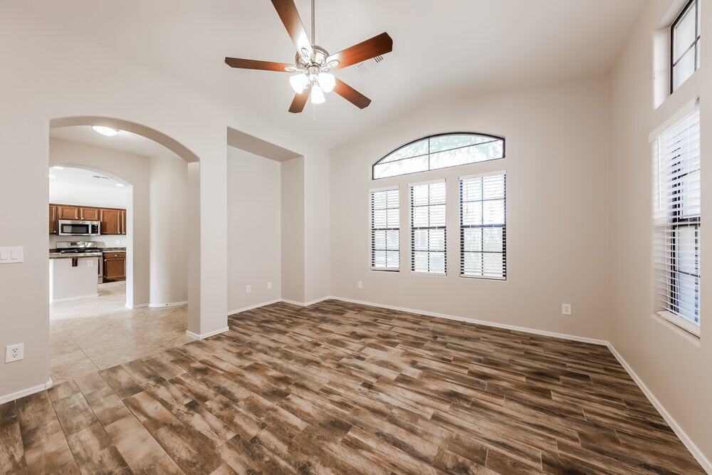 Building Photo - 2362 W Sleepy Ranch Rd