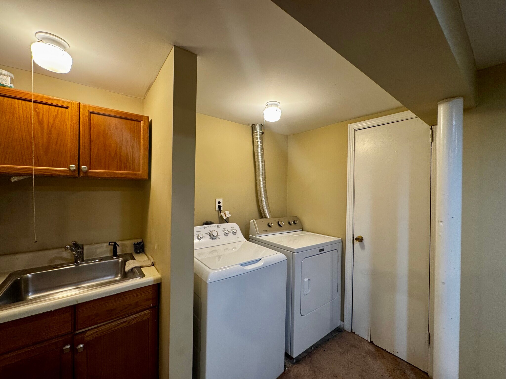 Building Photo - 6 Redcoat Ln