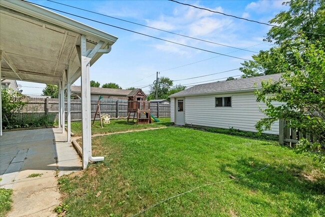 Building Photo - 401 N 13th Ave