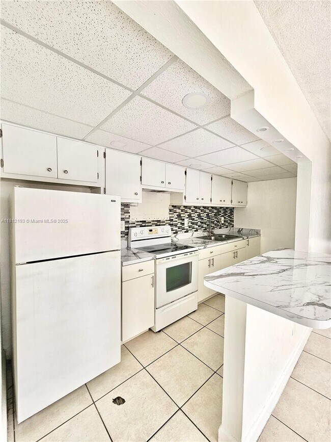 Building Photo - 4250 NW 79th Ave