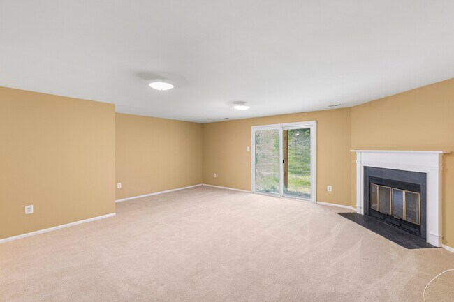 Building Photo - 23 Roger Valley Ct