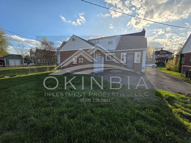 Building Photo - 2540 Catalpa Dr.