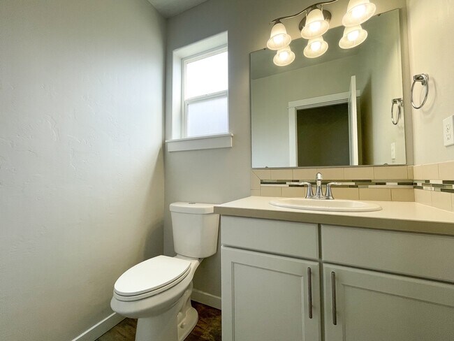 Building Photo - 11473 Baserri Dr