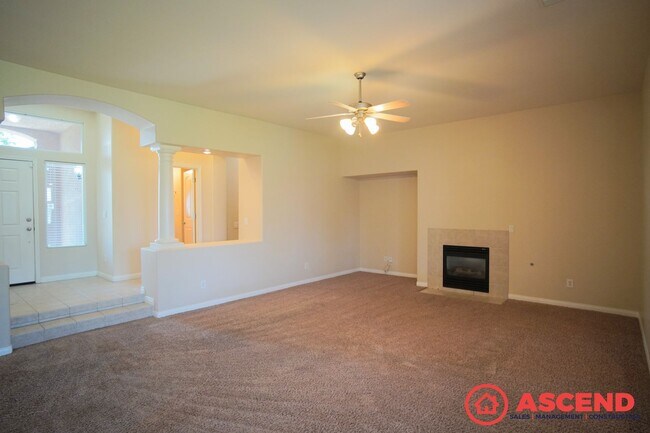 Building Photo - Gorgeous Home in the Southwest!