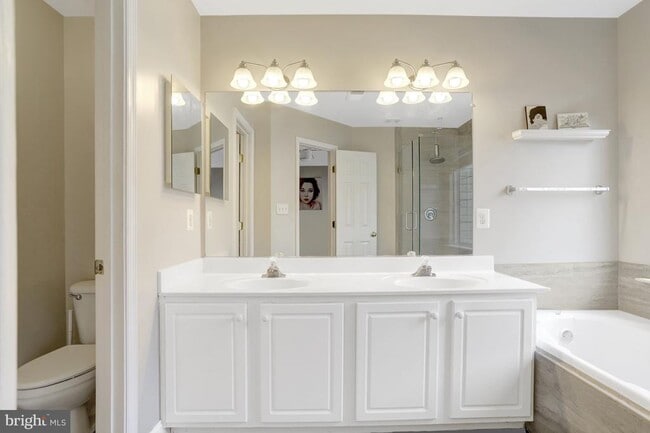 Building Photo - 2342 Huntington Station Ct