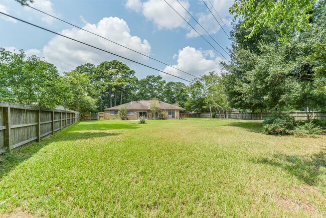 Building Photo - 9503 Dalmally St