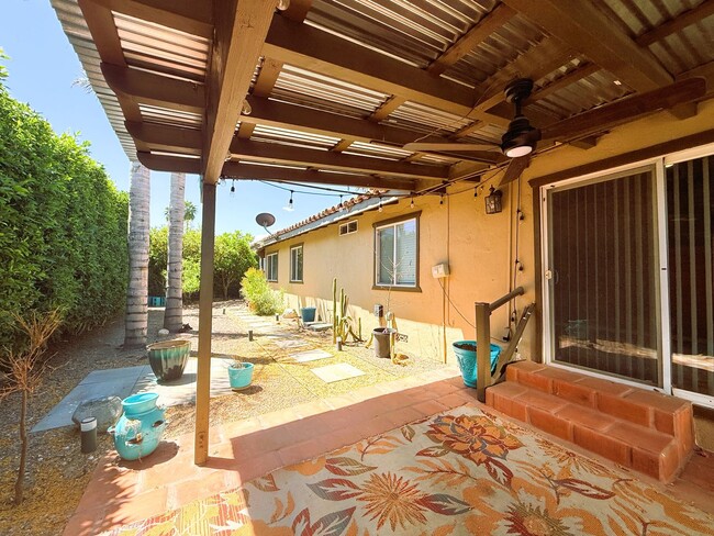 Building Photo - AVAILBLE NOW !! 2 Bedroom 2 Bathroom Apart...