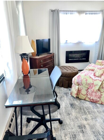 Work space - 33 Pleasant St