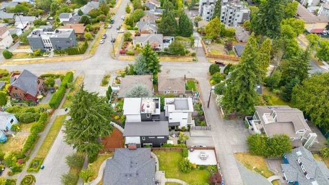 Building Photo - Air Conditioned Hilltop Gem w/ 360° Rooftop Ocean, Mountain and Skyline Views