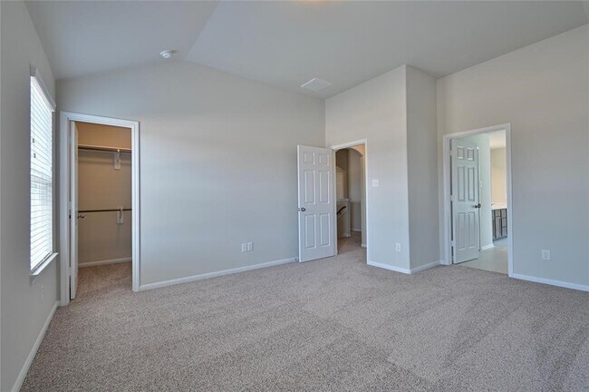 Building Photo - 2266 Garden Square Path