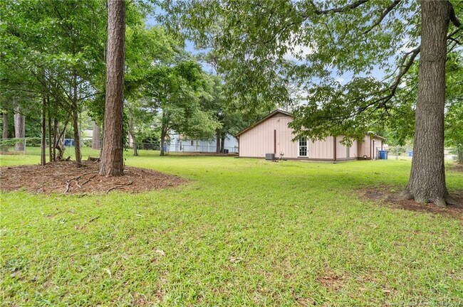 Building Photo - 920 Inglewood Ln