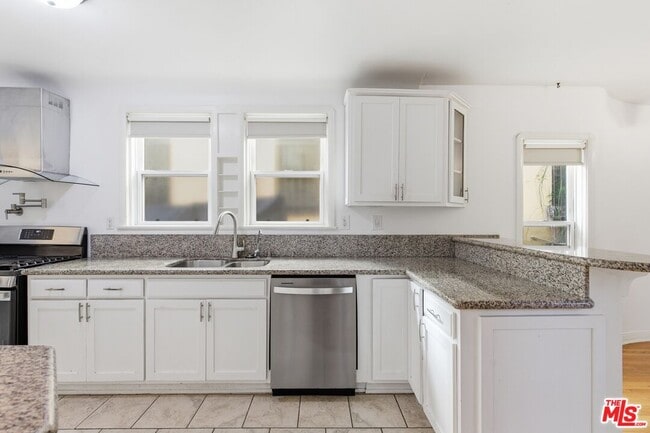 Building Photo - 1307 S Longwood Ave