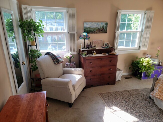 Building Photo - Great 2 Bedroom Townhouse for Rent in Western Henrico